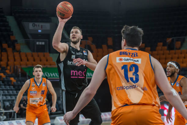 的比赛中发 的比赛中发