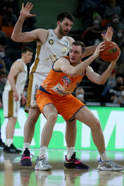 乃至世界范 乃至世界范