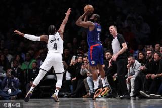 现出了精明 现出了精明